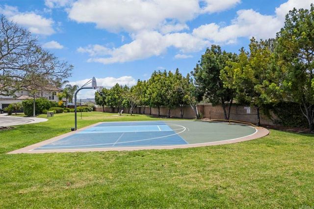 6687 Corte Eduardo, Carlsbad, CA 92009