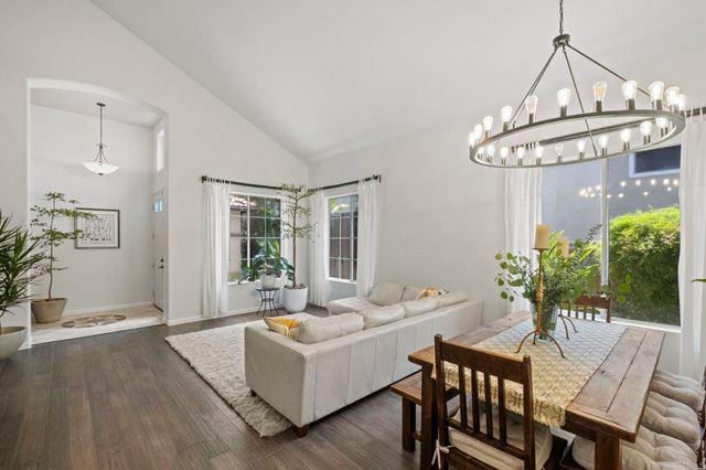 6687 Corte Eduardo, Carlsbad, CA 92009