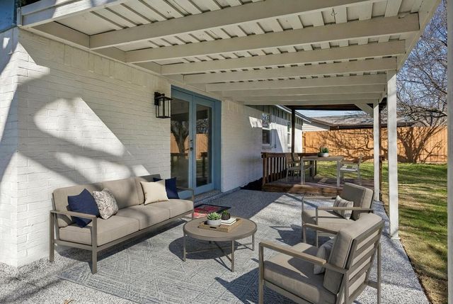 312 E Hampton Road, Crowley, TX 76036