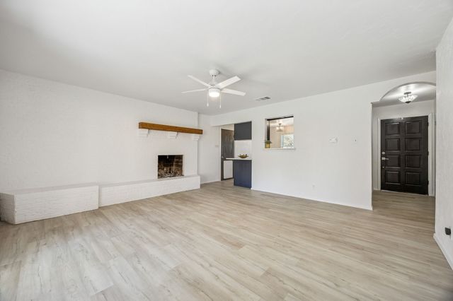 312 E Hampton Road, Crowley, TX 76036