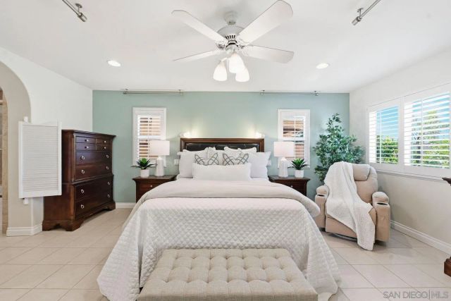 11409 Duenda Rd, San Diego, CA 92127