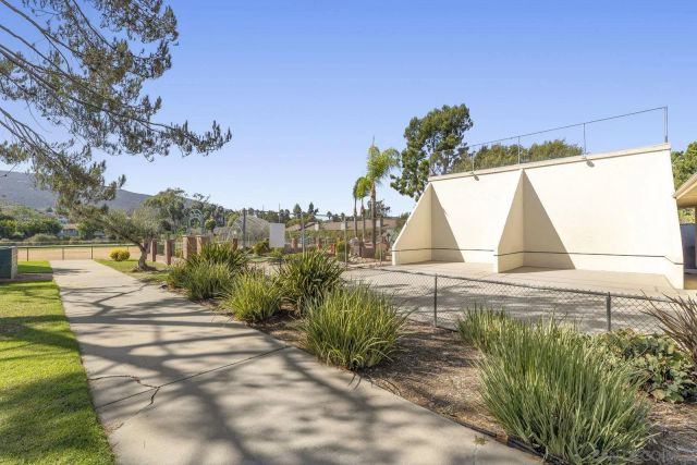 11409 Duenda Rd, San Diego, CA 92127