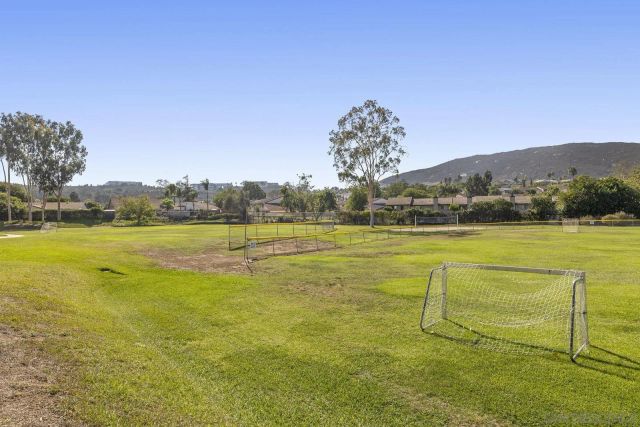 11409 Duenda Rd, San Diego, CA 92127