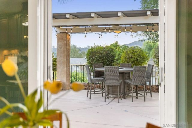 11409 Duenda Rd, San Diego, CA 92127