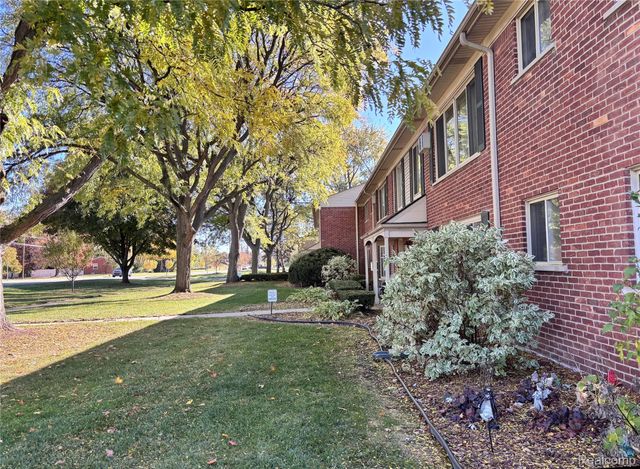 11420 Canal Road 202, Sterling Heights, MI 48314