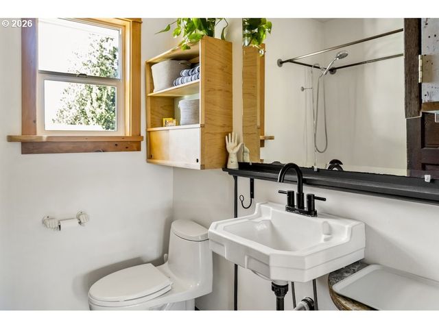 9939 N JERSEY St, Portland, OR 97203
