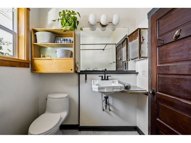 9939 N JERSEY St, Portland, OR 97203