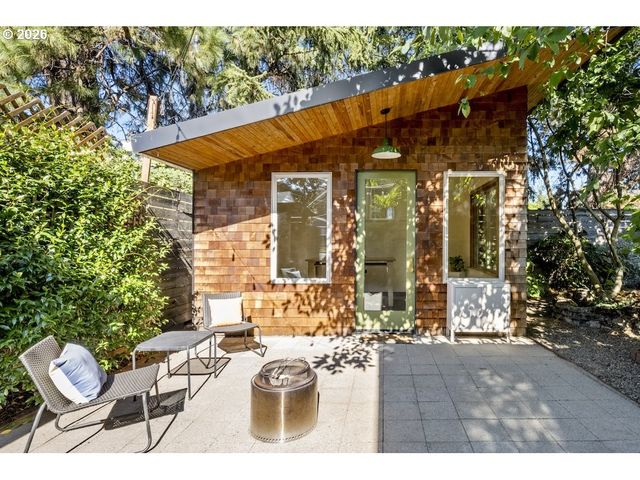 9939 N JERSEY St, Portland, OR 97203
