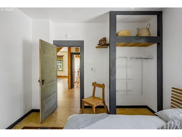 9939 N JERSEY St, Portland, OR 97203