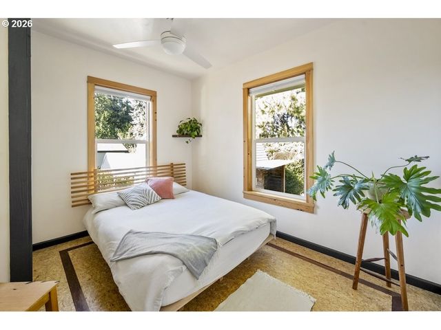 9939 N JERSEY St, Portland, OR 97203
