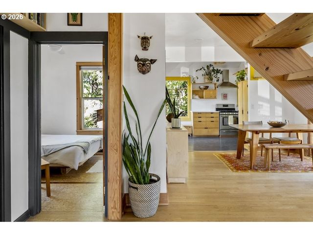9939 N JERSEY St, Portland, OR 97203