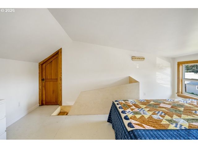 9939 N JERSEY St, Portland, OR 97203
