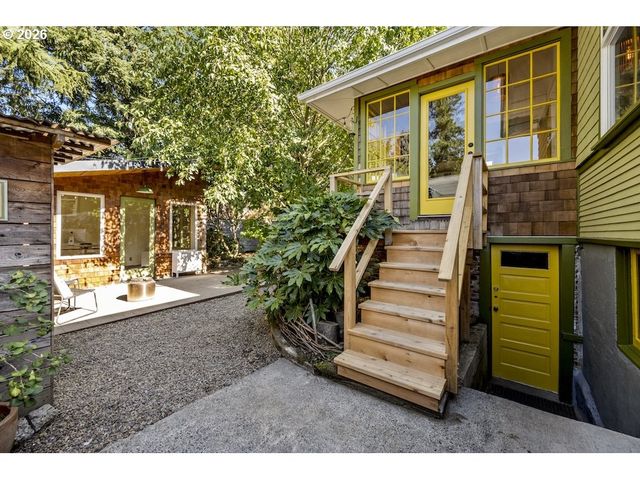 9939 N JERSEY St, Portland, OR 97203