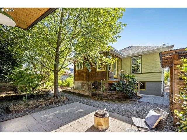 9939 N JERSEY St, Portland, OR 97203