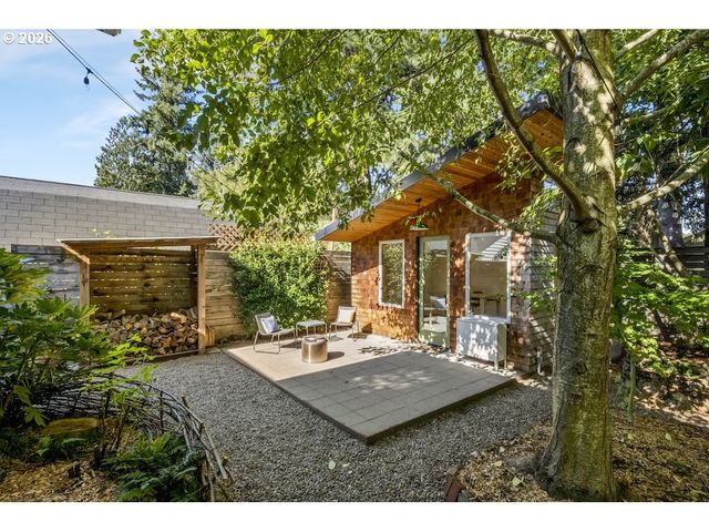 9939 N JERSEY St, Portland, OR 97203
