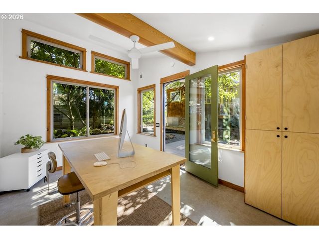9939 N JERSEY St, Portland, OR 97203