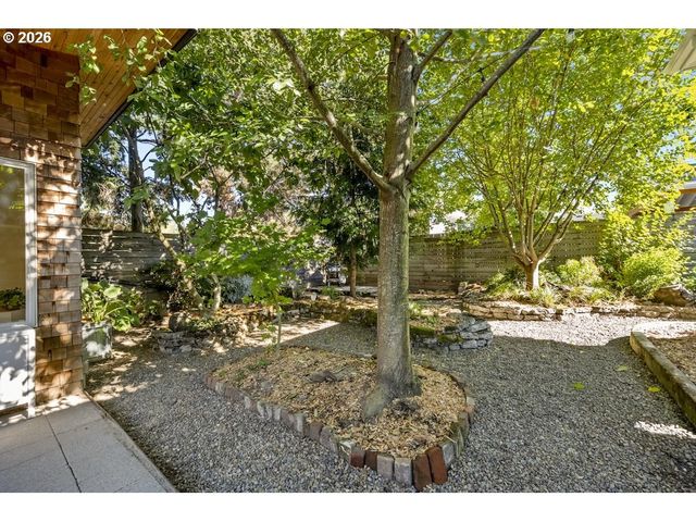 9939 N JERSEY St, Portland, OR 97203