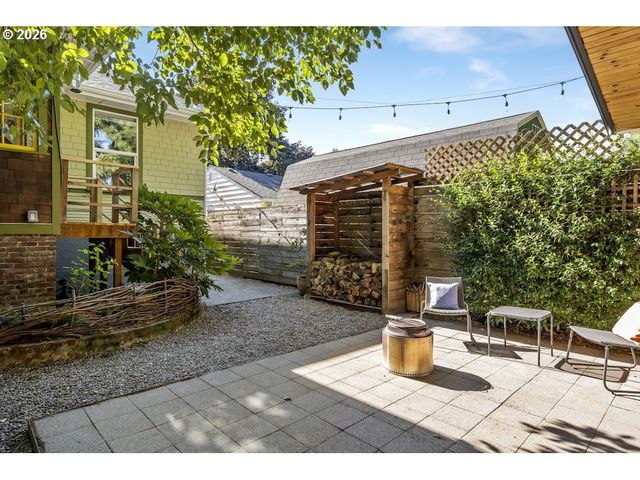 9939 N JERSEY St, Portland, OR 97203