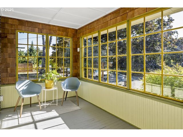9939 N JERSEY St, Portland, OR 97203