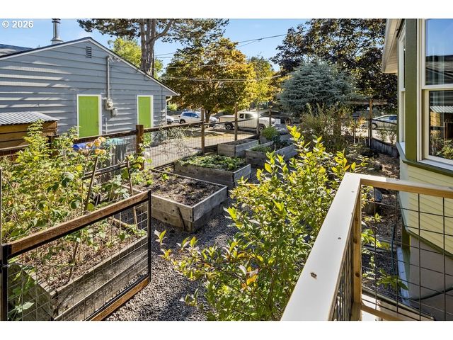 9939 N JERSEY St, Portland, OR 97203
