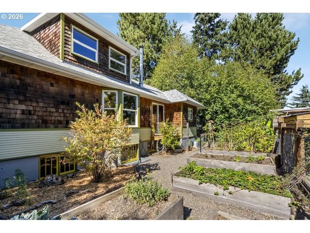 9939 N JERSEY St, Portland, OR 97203