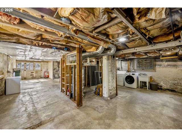 9939 N JERSEY St, Portland, OR 97203