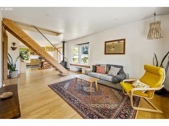 9939 N JERSEY St, Portland, OR 97203