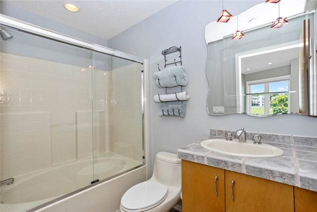 13543 Village Court, Clive, IA 50325