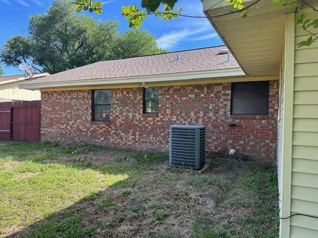 201 Heath Avenue, Madisonville, TX 77864