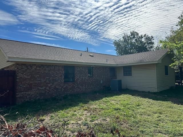 201 Heath Avenue, Madisonville, TX 77864