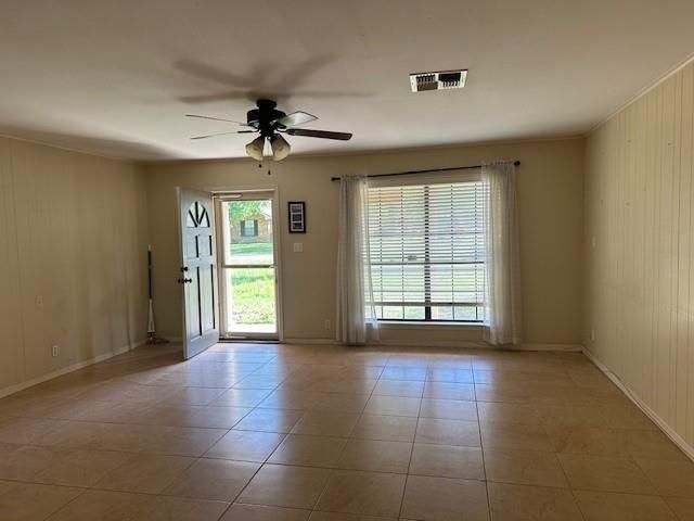 201 Heath Avenue, Madisonville, TX 77864