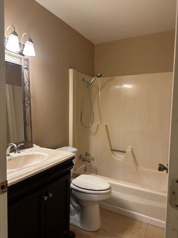 201 Heath Avenue, Madisonville, TX 77864