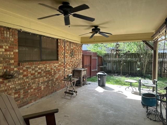 201 Heath Avenue, Madisonville, TX 77864