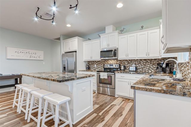 967 Bowers Lane, Crystal Beach, TX 77650