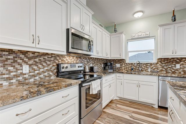 967 Bowers Lane, Crystal Beach, TX 77650