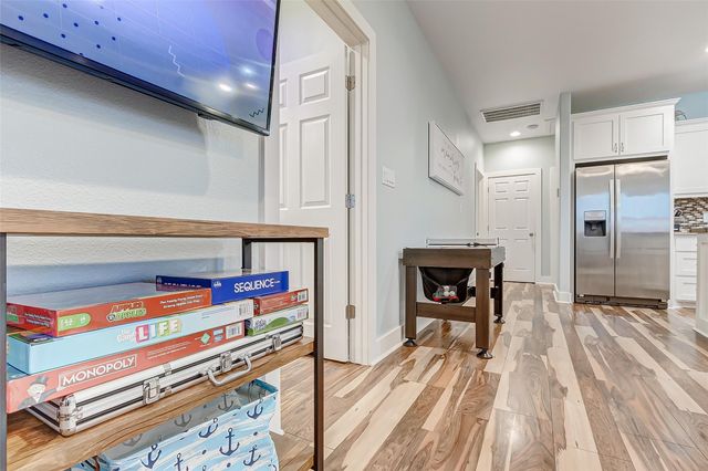 967 Bowers Lane, Crystal Beach, TX 77650