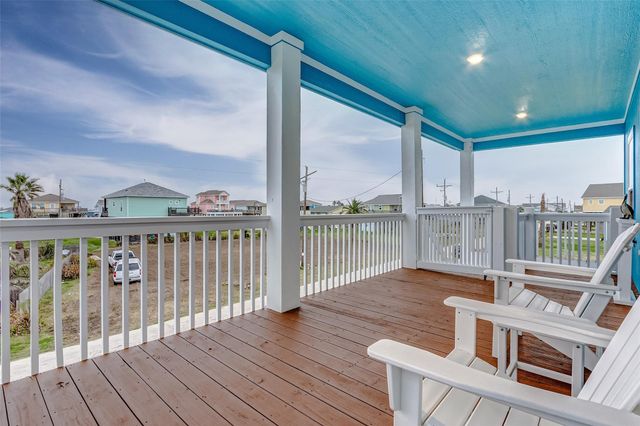 967 Bowers Lane, Crystal Beach, TX 77650