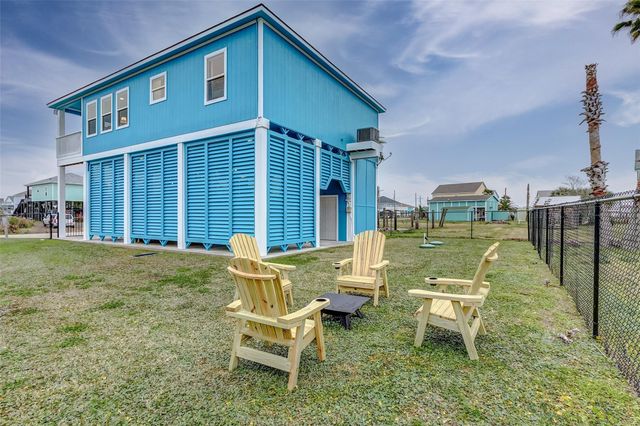 967 Bowers Lane, Crystal Beach, TX 77650