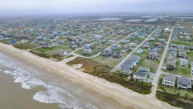 967 Bowers Lane, Crystal Beach, TX 77650