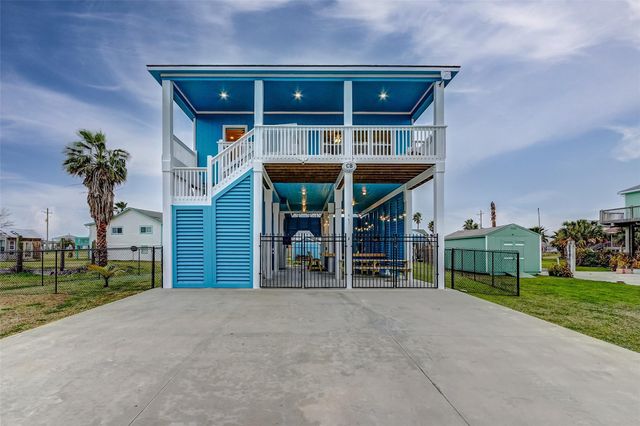 967 Bowers Lane, Crystal Beach, TX 77650