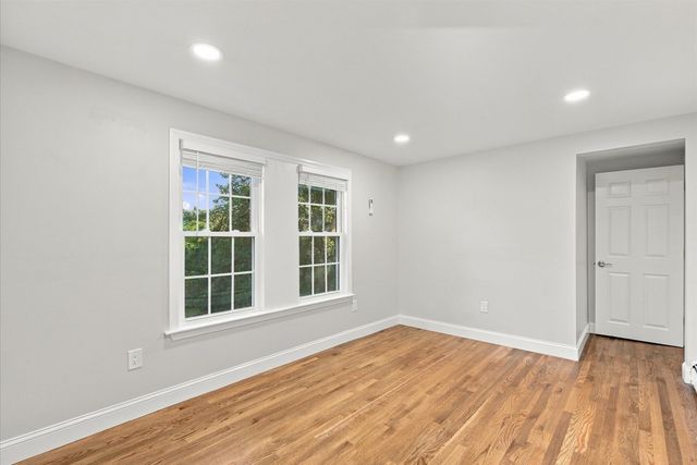 1155 Santuit Newtown Rd, Barnstable, MA 02635