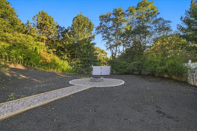 1155 Santuit Newtown Rd, Barnstable, MA 02635