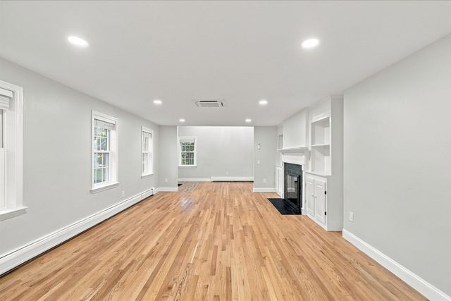 1155 Santuit Newtown Rd, Barnstable, MA 02635