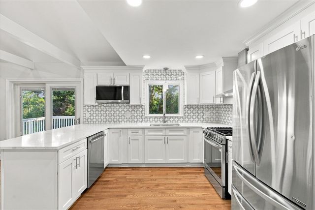 1155 Santuit Newtown Rd, Barnstable, MA 02635