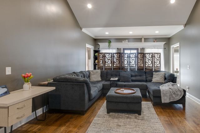 2006 Longview Rd, Bell Buckle, TN 37020