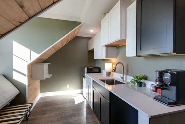 2006 Longview Rd, Bell Buckle, TN 37020