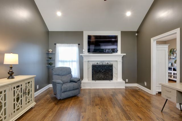 2006 Longview Rd, Bell Buckle, TN 37020