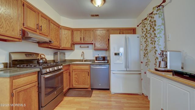 12 Kilmer Court, Freehold, NJ 07728