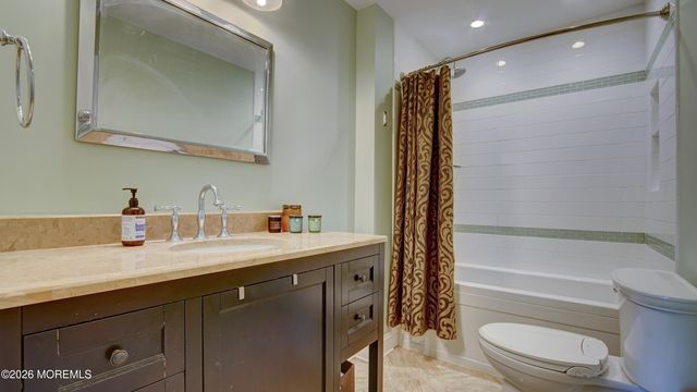 12 Kilmer Court, Freehold, NJ 07728