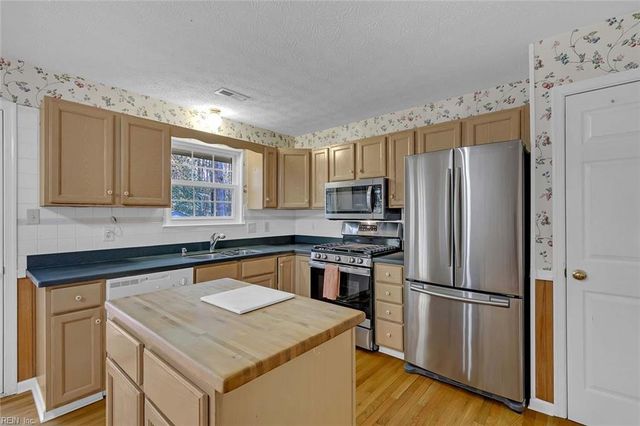 3860 Fox RN, Williamsburg, VA 23188